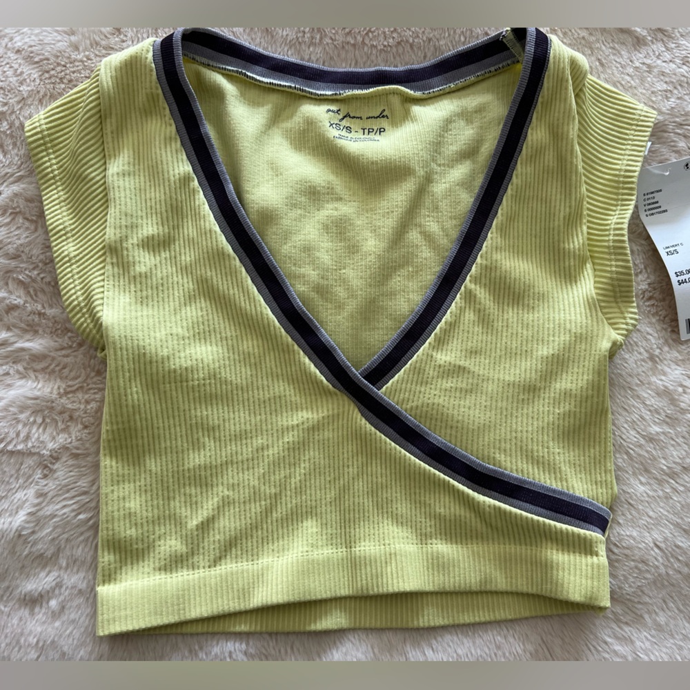 NWT Urban Outfitters “Out From Under” XS lime ribbed crop with purple trim